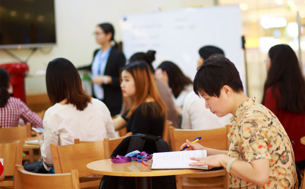 济南成人学英语的机构